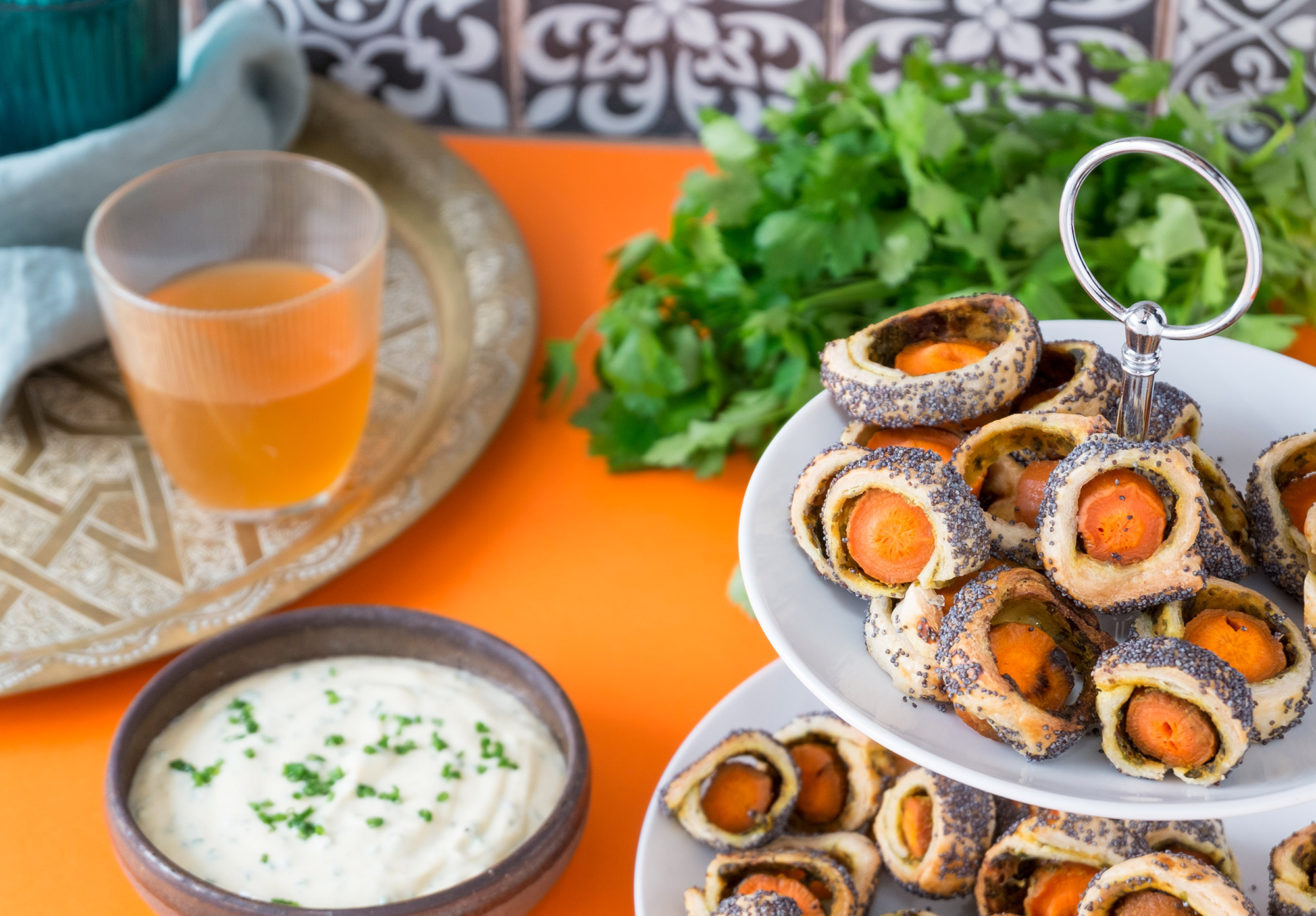 Carottes En Feuilletés Apéritifs à La Moutarde Aux Algues Et Curcuma - 